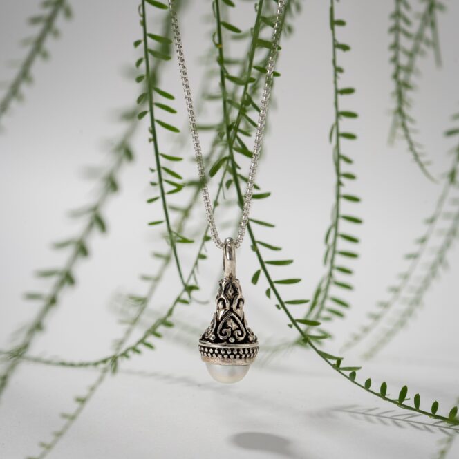 Santorini pendant in Sterling Silver with Pearl