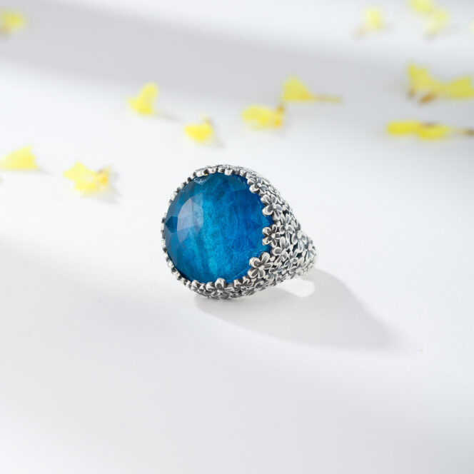Wild Flower Anthemis big Round Ring in Sterling Silver with Doublet Gemstone - Image 2