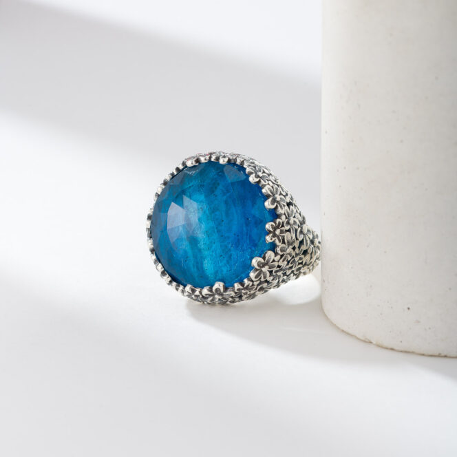 Wild Flower Anthemis big Round Ring in Sterling Silver with Doublet Gemstone