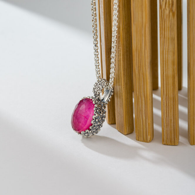 Wild Flower Anthemis oval Pendant in Sterling Silver with Doublet Gemstone - Image 2