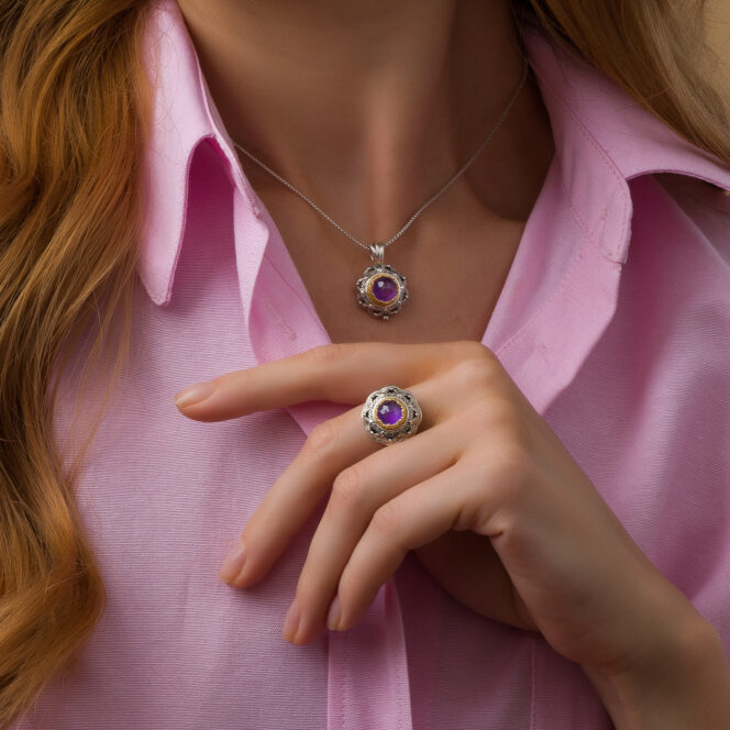 Penelope Round Ring in Sterling Silver with Gold plated parts and Doublet Gemstone - Image 3
