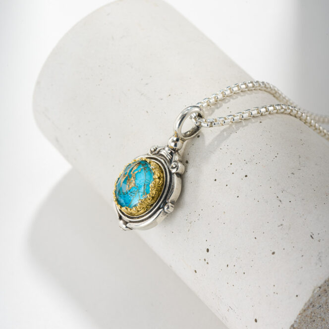 Semeli oval Pendant in Sterling silver with Gold plated parts
