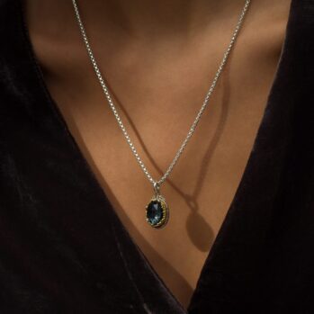 Dione oval pendant in sterling silver with Gold plated parts