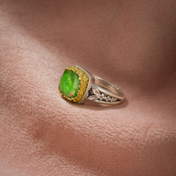 Dione square ring in sterling silver with Gold plated parts