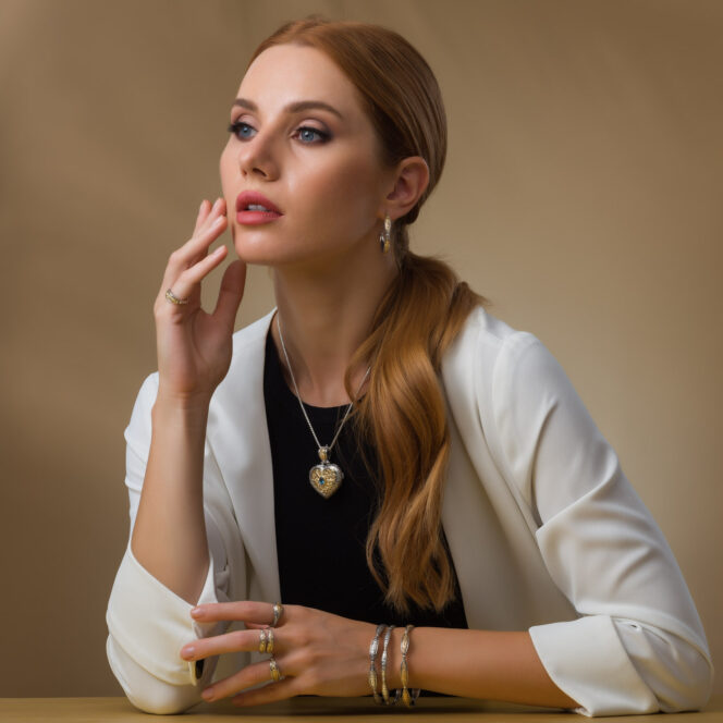 Mediterranean Heart locket in 18K Gold and sterling silver with Gemstones - Image 3