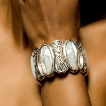 Bracelet in sterling silver with mother of pearl
