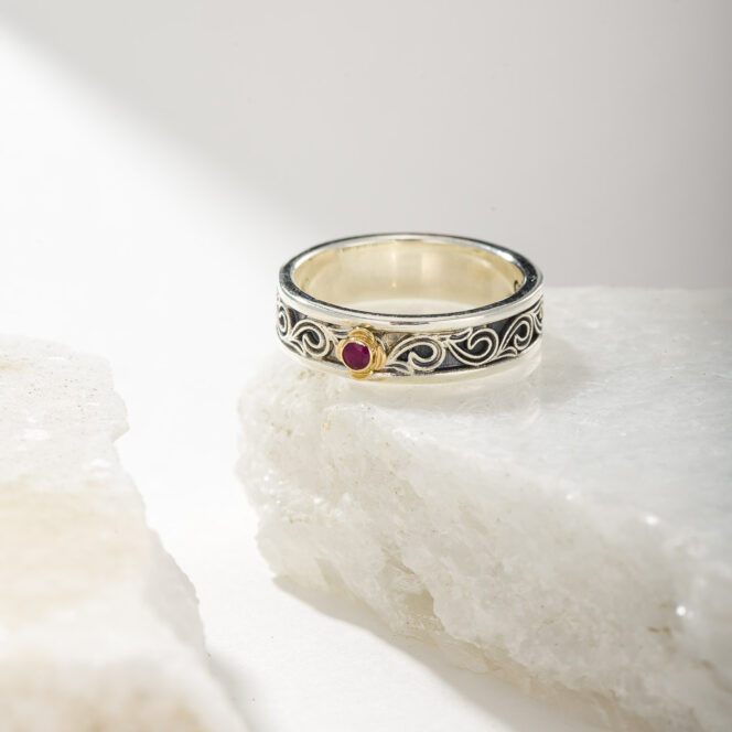Kyma band ring in Sterling Silver and 18K Gold with ruby - Image 2