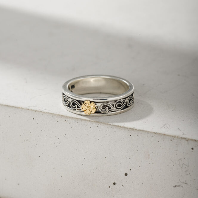 Kyma band ring in Sterling Silver with 18K Gold