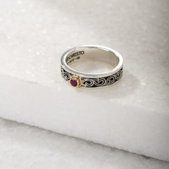 Kyma band ring in Sterling Silver and 18K Gold with ruby
