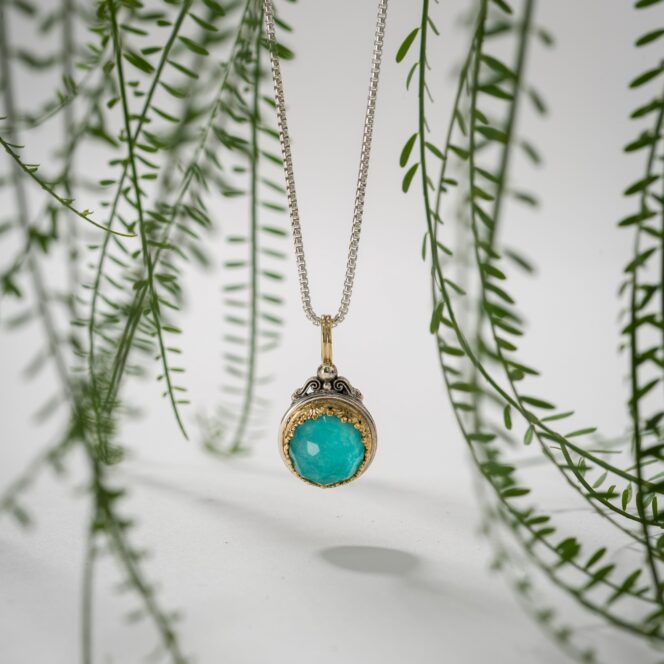 Imperial medium Round Pendant in 18K Gold and sterling silver with Doublet Gemstone - Image 3