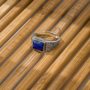 Classic Ring in Sterling silver with semi precious stone